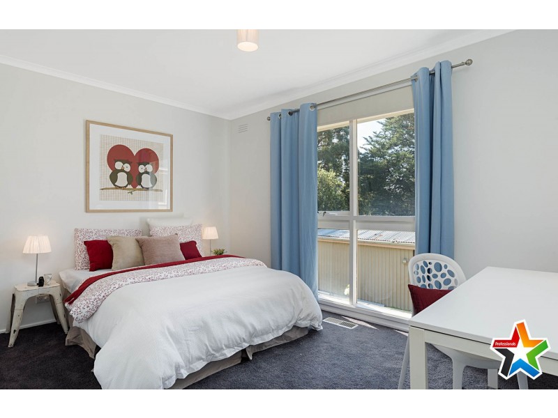 43 Woodville Road, Mooroolbark VIC 3138