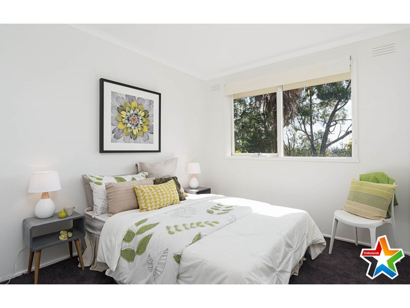 43 Woodville Road, Mooroolbark VIC 3138