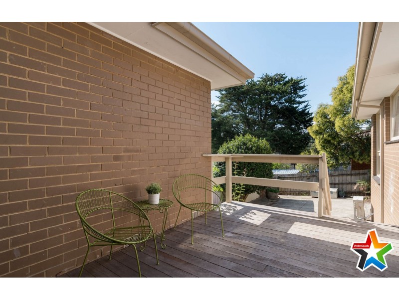 43 Woodville Road, Mooroolbark VIC 3138