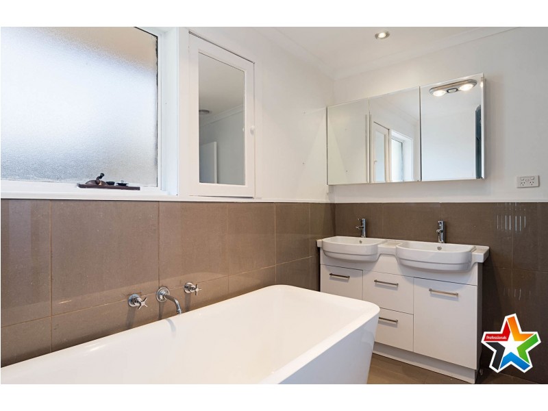 51 Pembroke Road, Mooroolbark VIC 3138