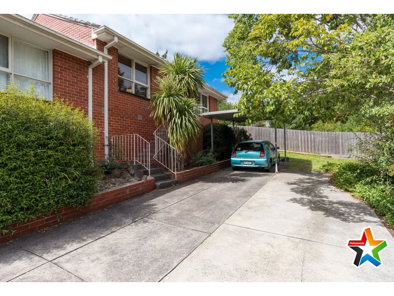 4/18 Newman Road, Mooroolbark VIC 3138
