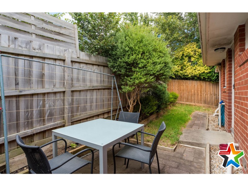 4/18 Newman Road, Mooroolbark VIC 3138