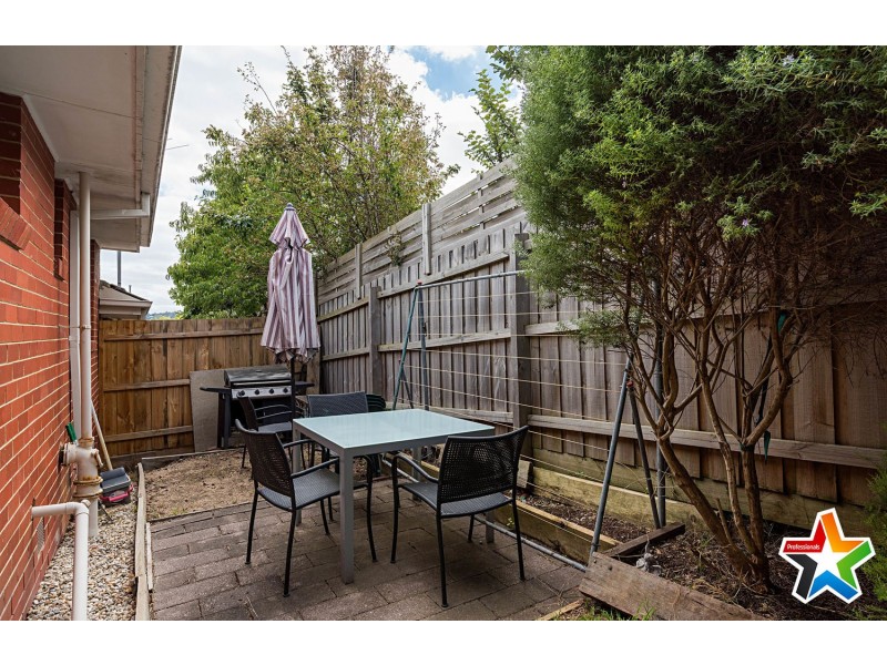 4/18 Newman Road, Mooroolbark VIC 3138