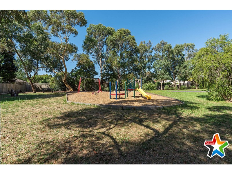 4/18 Newman Road, Mooroolbark VIC 3138