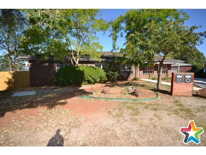 8  Kadina Court, Mooroolbark VIC 3138