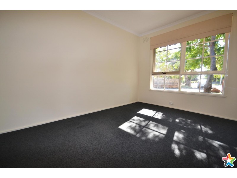 8  Kadina Court, Mooroolbark VIC 3138