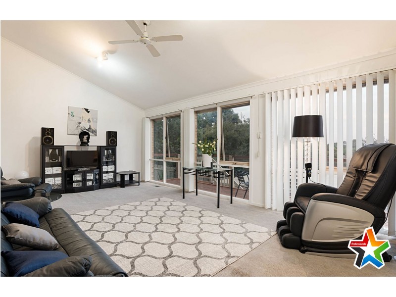 25 Landscape Drive, Mooroolbark VIC 3138