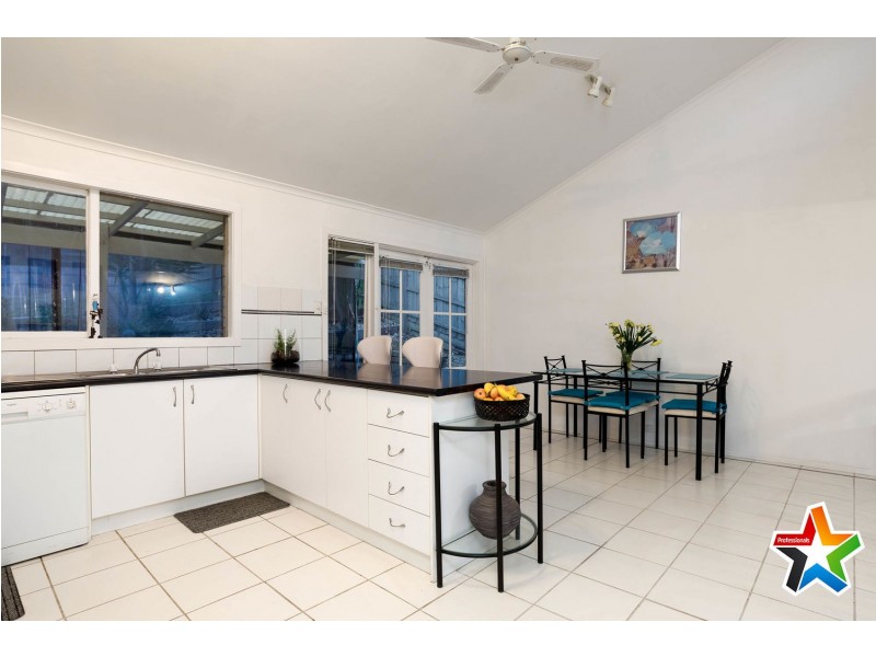 25 Landscape Drive, Mooroolbark VIC 3138