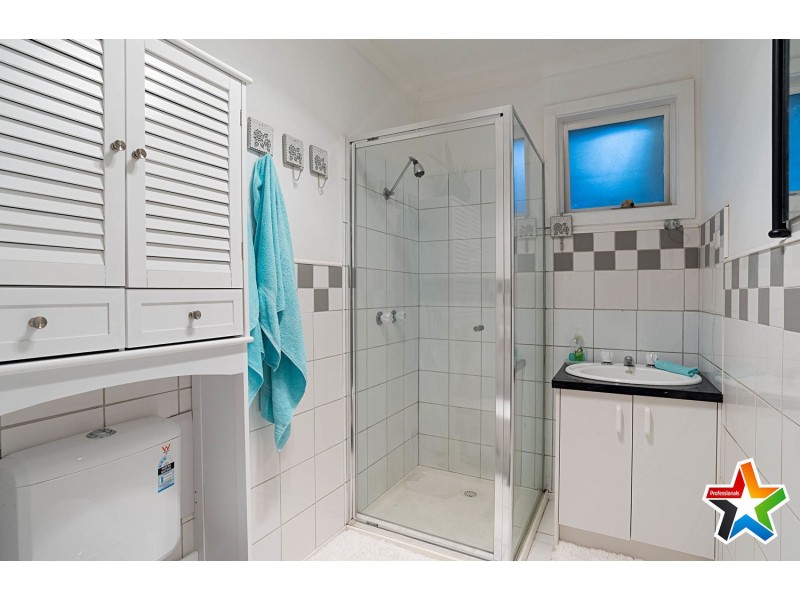 25 Landscape Drive, Mooroolbark VIC 3138