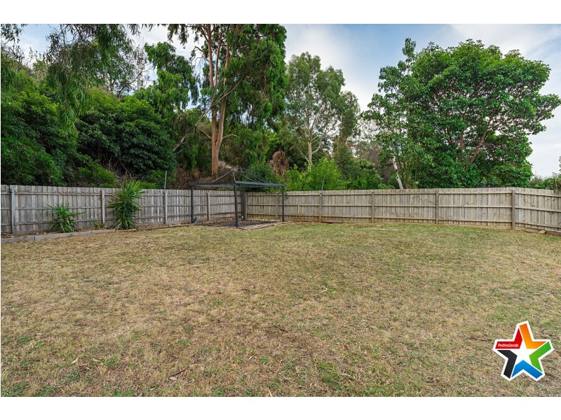 25 Landscape Drive, Mooroolbark VIC 3138