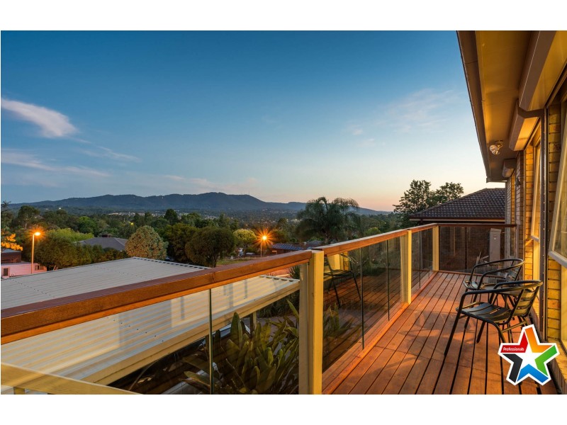 25 Landscape Drive, Mooroolbark VIC 3138