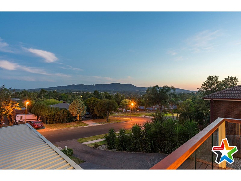 25 Landscape Drive, Mooroolbark VIC 3138