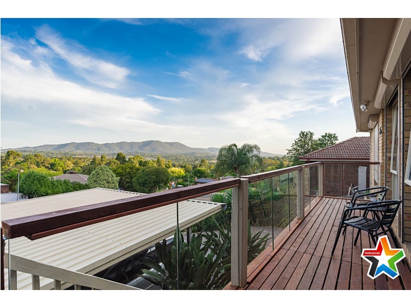 25 Landscape Drive, Mooroolbark VIC 3138
