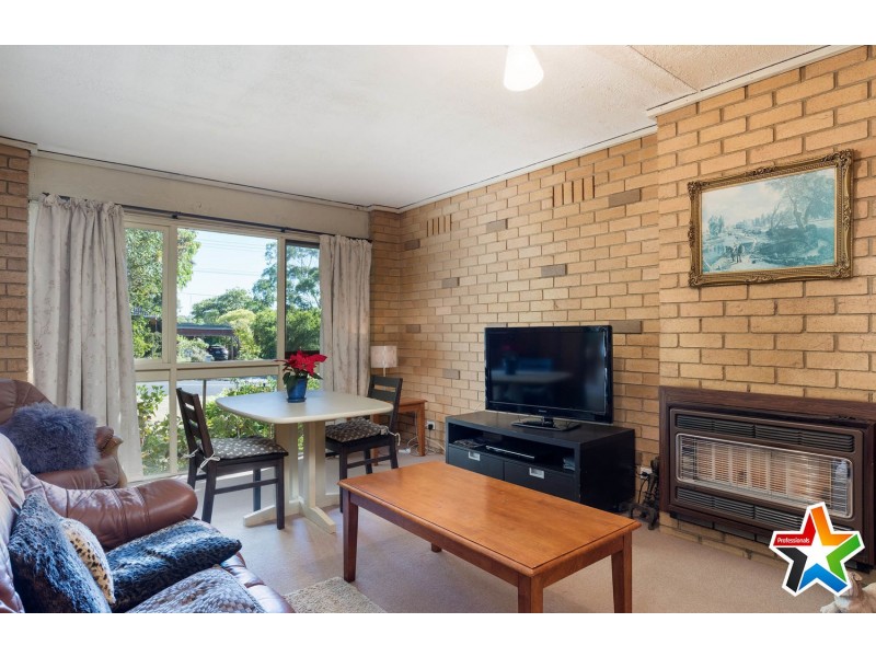 57 Diane Crescent, Croydon VIC 3136