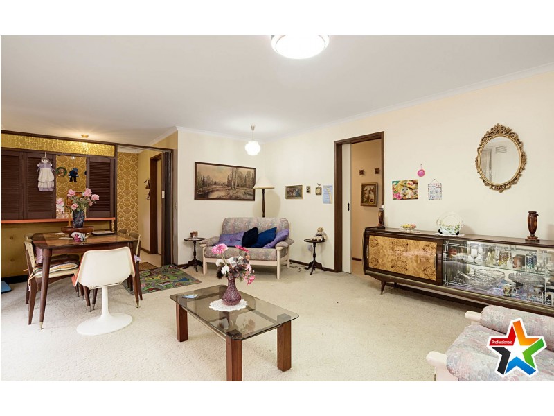 1 Rosedale Crescent, Ringwood East VIC 3135