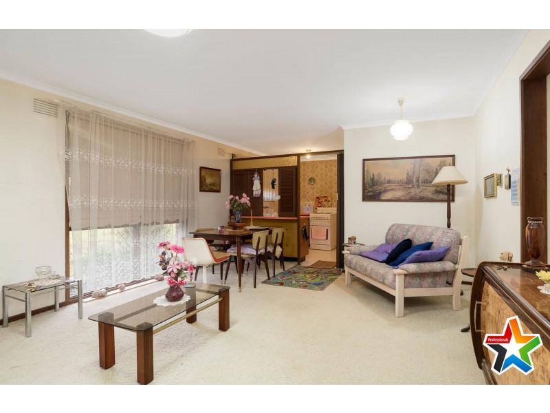 1 Rosedale Crescent, Ringwood East VIC 3135