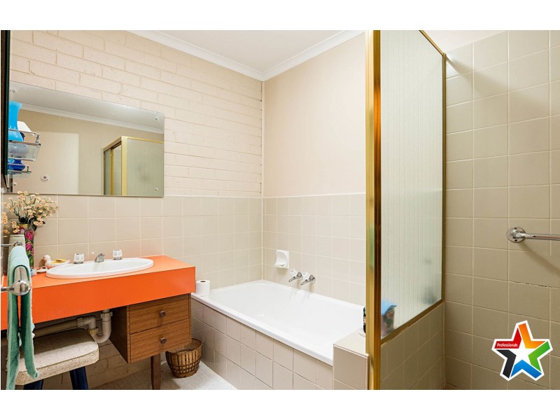 1 Rosedale Crescent, Ringwood East VIC 3135