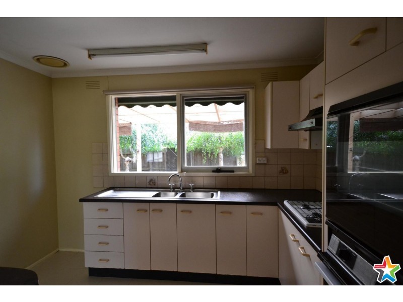 1/13 Terrigal Crescent, Kilsyth VIC 3137
