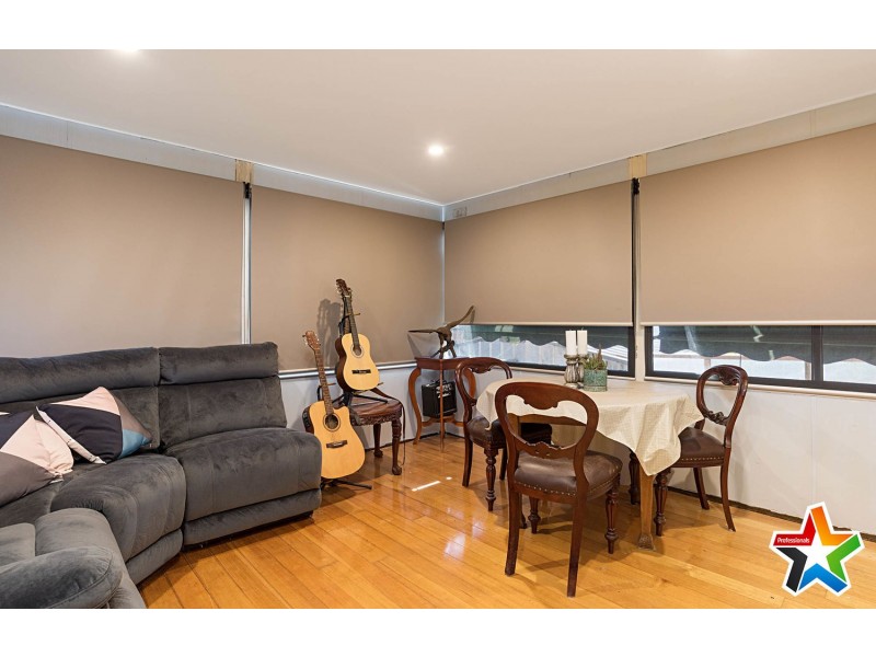6 Dryden Concourse, Mooroolbark VIC 3138