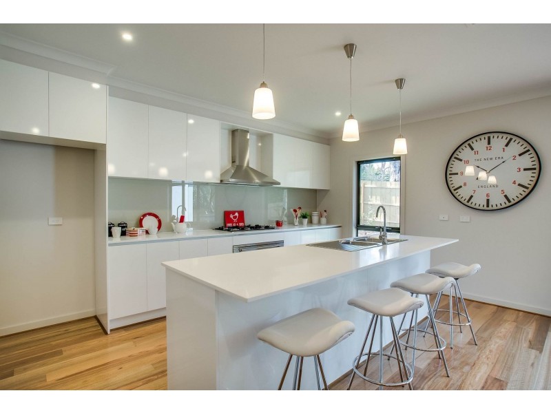 3 & 4/5 Anita Street, Kilsyth VIC 3137