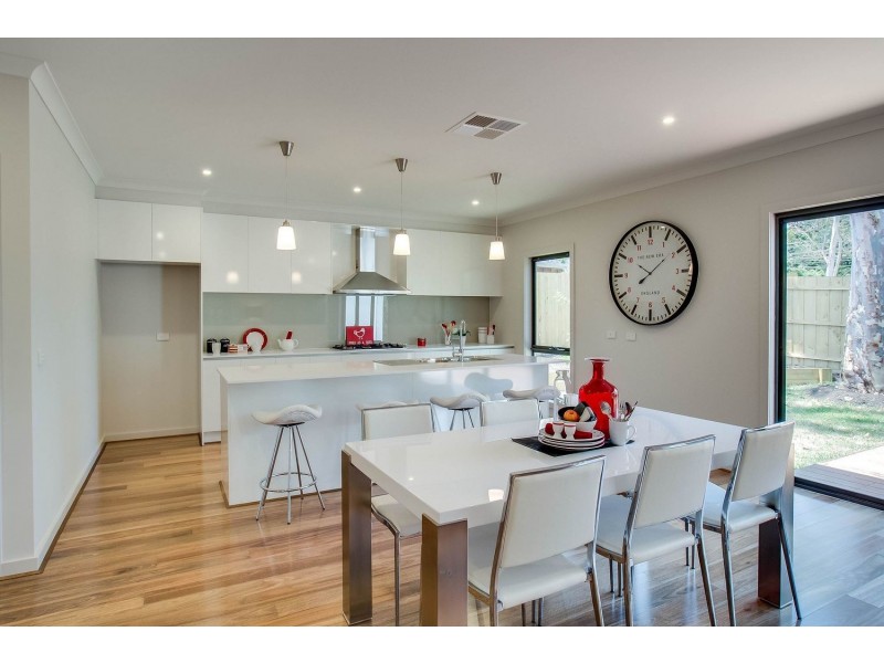 3 & 4/5 Anita Street, Kilsyth VIC 3137