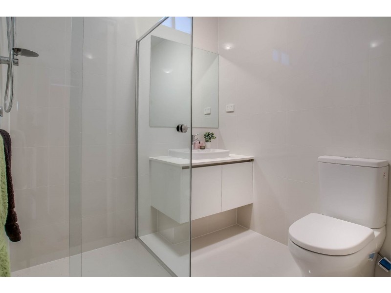 3 & 4/5 Anita Street, Kilsyth VIC 3137