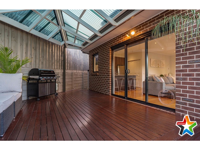 25 Felix Grove, Mooroolbark VIC 3138