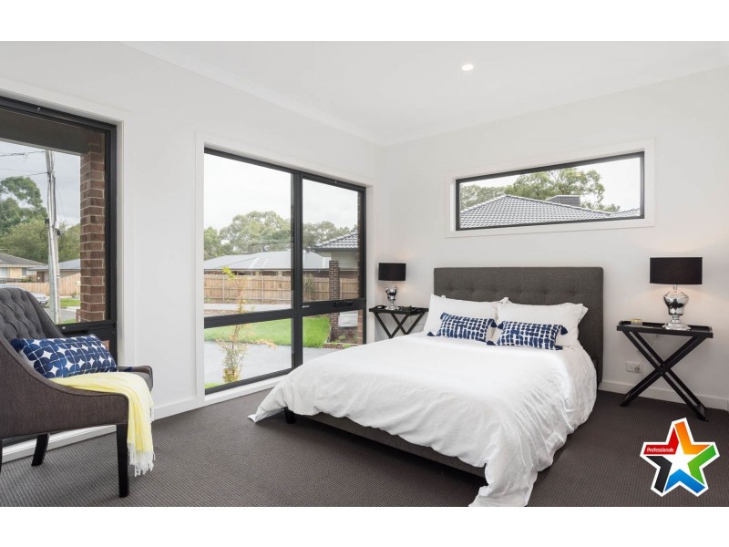 2 Starboard Close, Mooroolbark VIC 3138