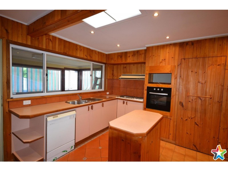 31 Ballantyne Crescent, Kilsyth VIC 3137