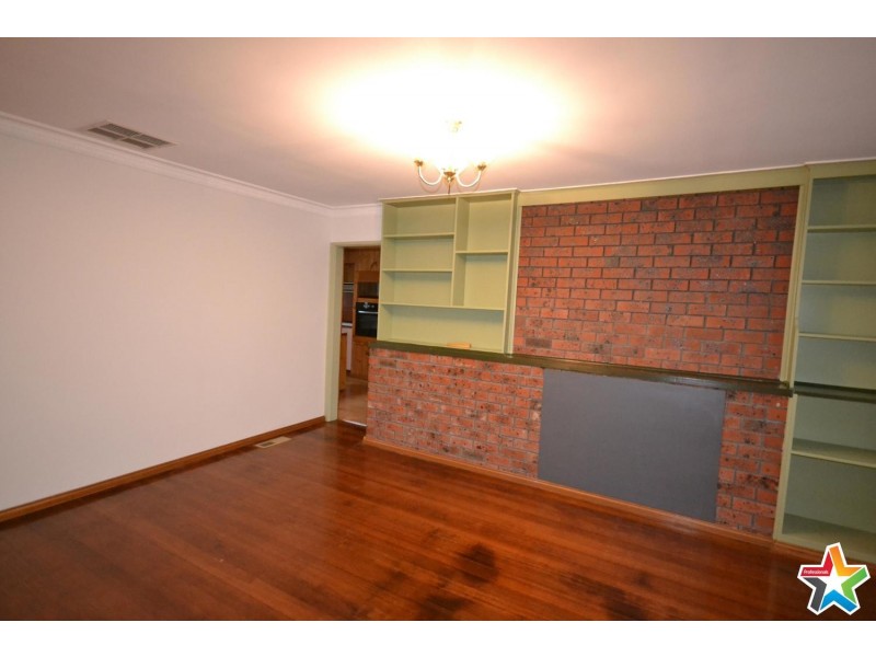 31 Ballantyne Crescent, Kilsyth VIC 3137