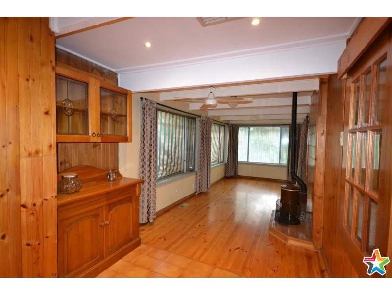 31 Ballantyne Crescent, Kilsyth VIC 3137