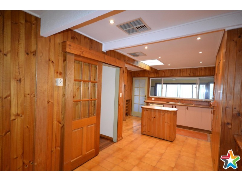 31 Ballantyne Crescent, Kilsyth VIC 3137