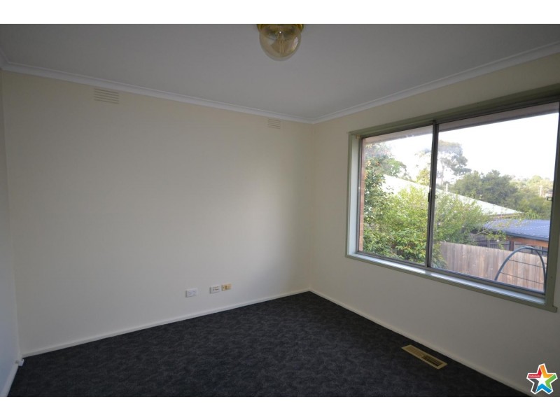 31 Ballantyne Crescent, Kilsyth VIC 3137