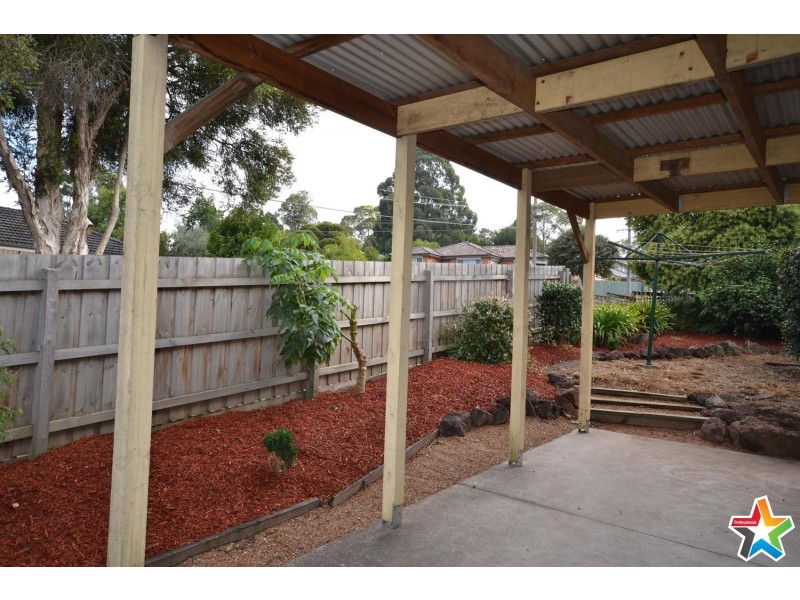 31 Ballantyne Crescent, Kilsyth VIC 3137