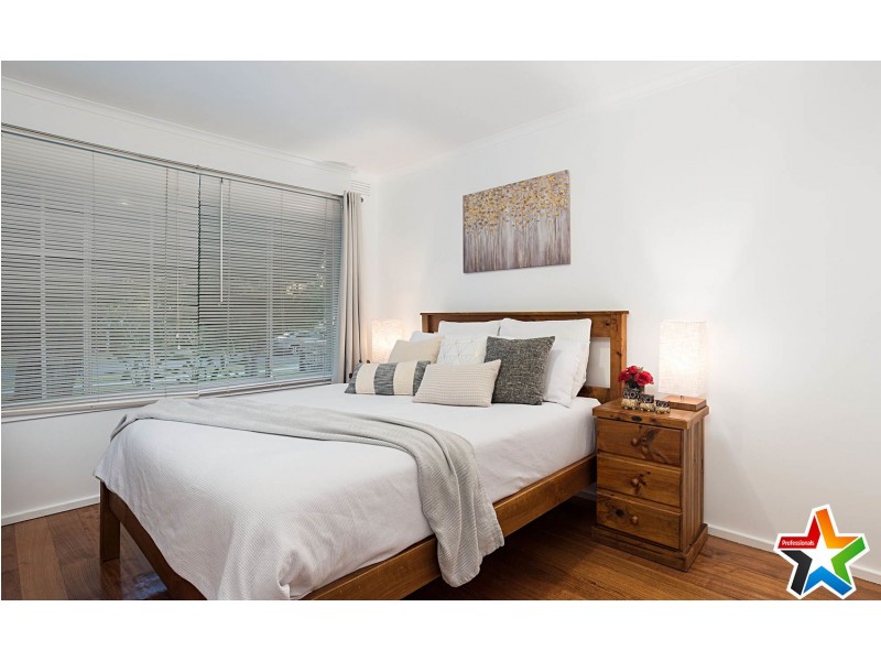 8 Blackburn Road, Mooroolbark VIC 3138