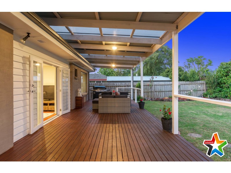 8 Blackburn Road, Mooroolbark VIC 3138