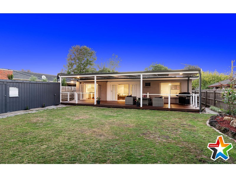 8 Blackburn Road, Mooroolbark VIC 3138