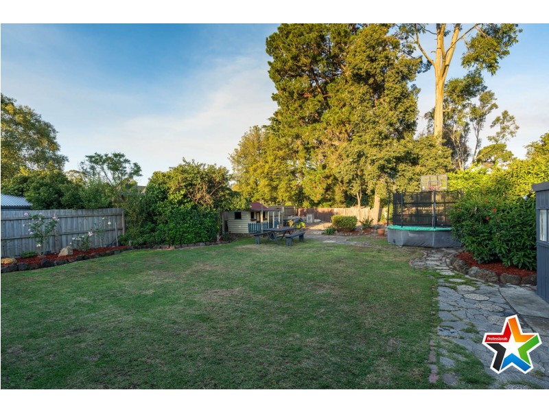 8 Blackburn Road, Mooroolbark VIC 3138