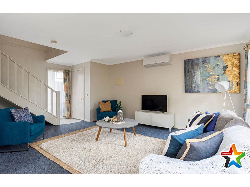 2/662-668 Mount Dandeong Road, Kilsyth VIC 3137