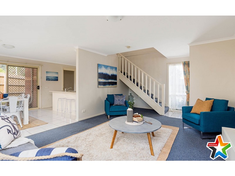 2/662-668 Mount Dandeong Road, Kilsyth VIC 3137