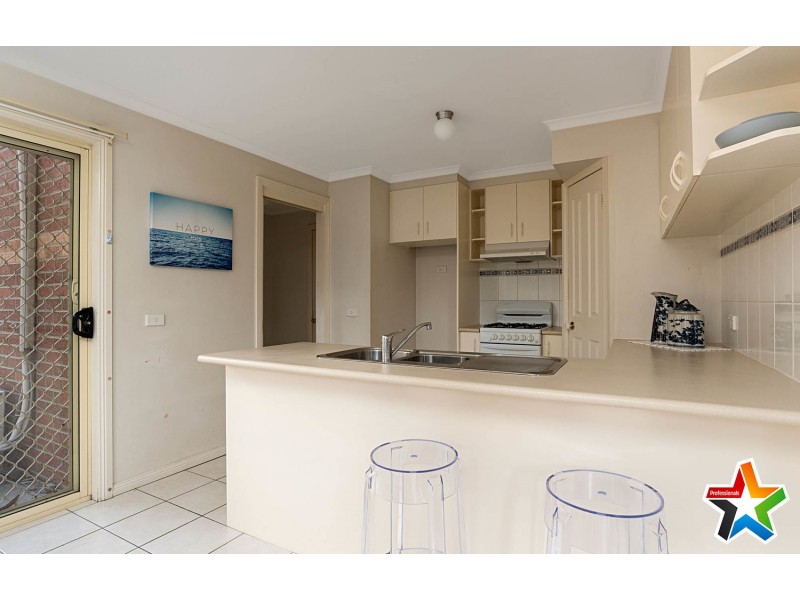 2/662-668 Mount Dandeong Road, Kilsyth VIC 3137