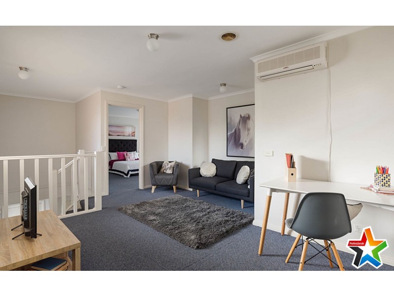 2/662-668 Mount Dandeong Road, Kilsyth VIC 3137