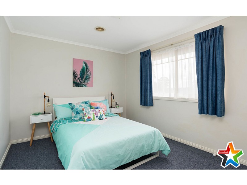 2/662-668 Mount Dandeong Road, Kilsyth VIC 3137