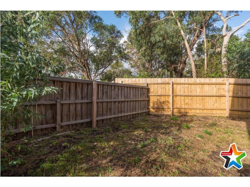 2/662-668 Mount Dandeong Road, Kilsyth VIC 3137