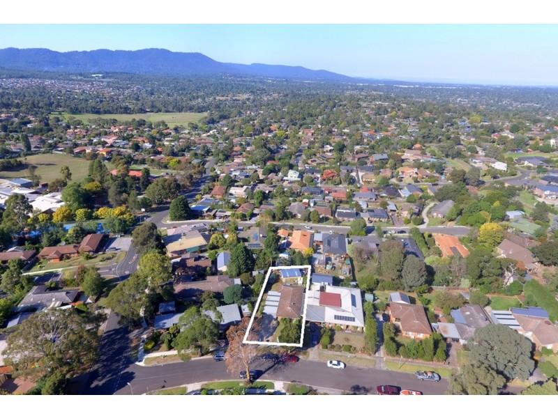 3 Birchwood Drive, Mooroolbark VIC 3138