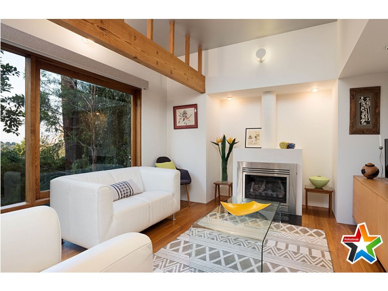 18 Sunrise Hill Road, Montrose VIC 3765