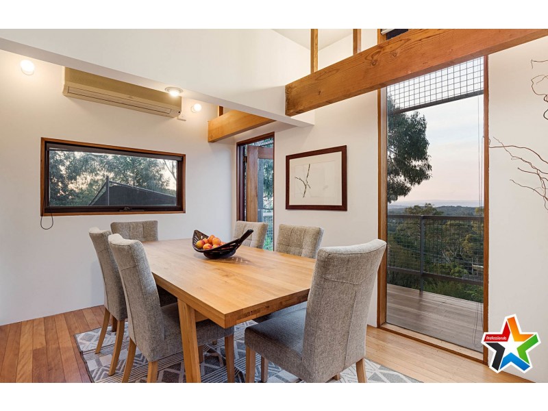 18 Sunrise Hill Road, Montrose VIC 3765