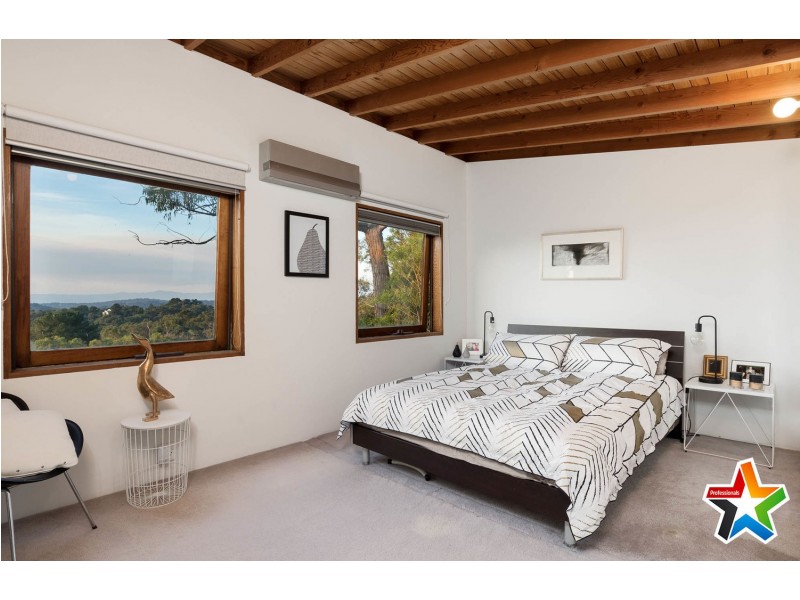 18 Sunrise Hill Road, Montrose VIC 3765