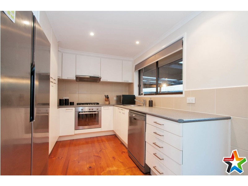 11 Landscape Drive, Mooroolbark VIC 3138