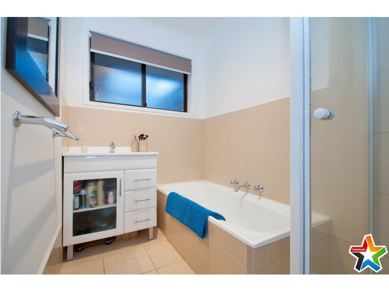11 Landscape Drive, Mooroolbark VIC 3138
